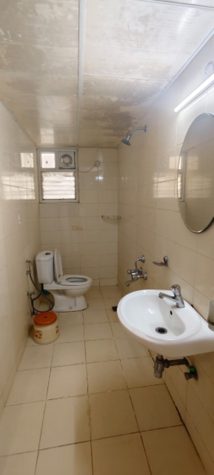 Bathroom, mantri-celestia 2.5 Bedroom 1150 Sq.Ft. Apartment In Gachibowli Hyderabad 9342924