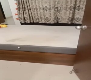 Bedroom in 1 BHK Apartment at Dadar East – for Rent