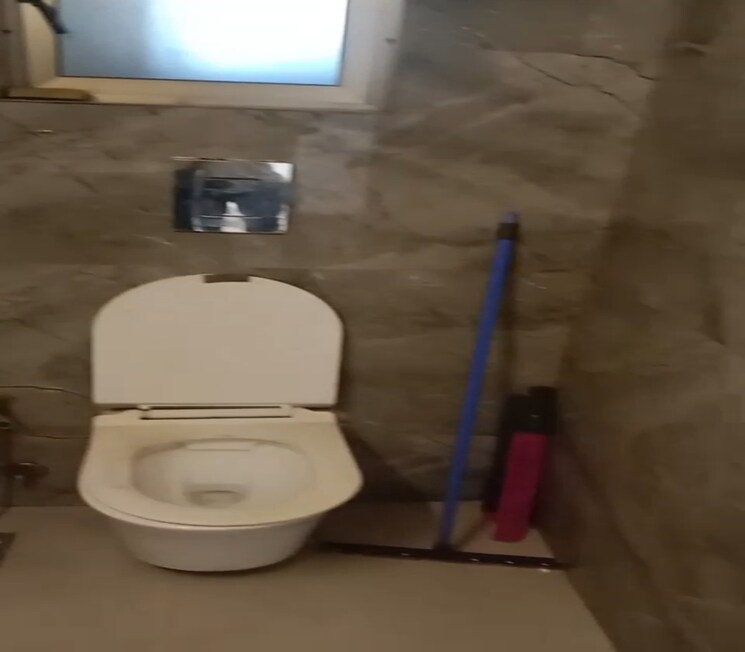 Bathroom, dadar east 1 Bedroom 600 Sq.Ft. Apartment In Dadar East Mumbai 9342918