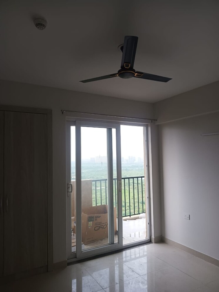 Room, eldeco-live-by-the-greens 2 Bedroom 1100 Sq.Ft. Apartment In Sector 150 Noida 9342925