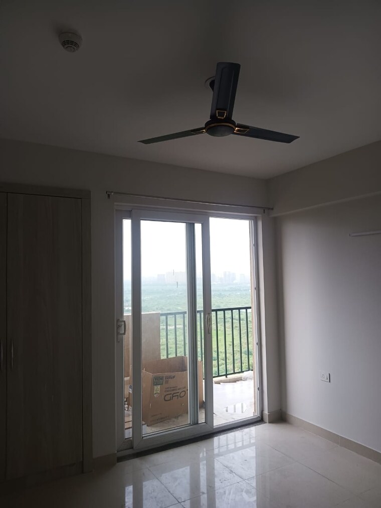 Room, eldeco-live-by-the-greens 2 Bedroom 1100 Sq.Ft. Apartment In Sector 150 Noida 9342925