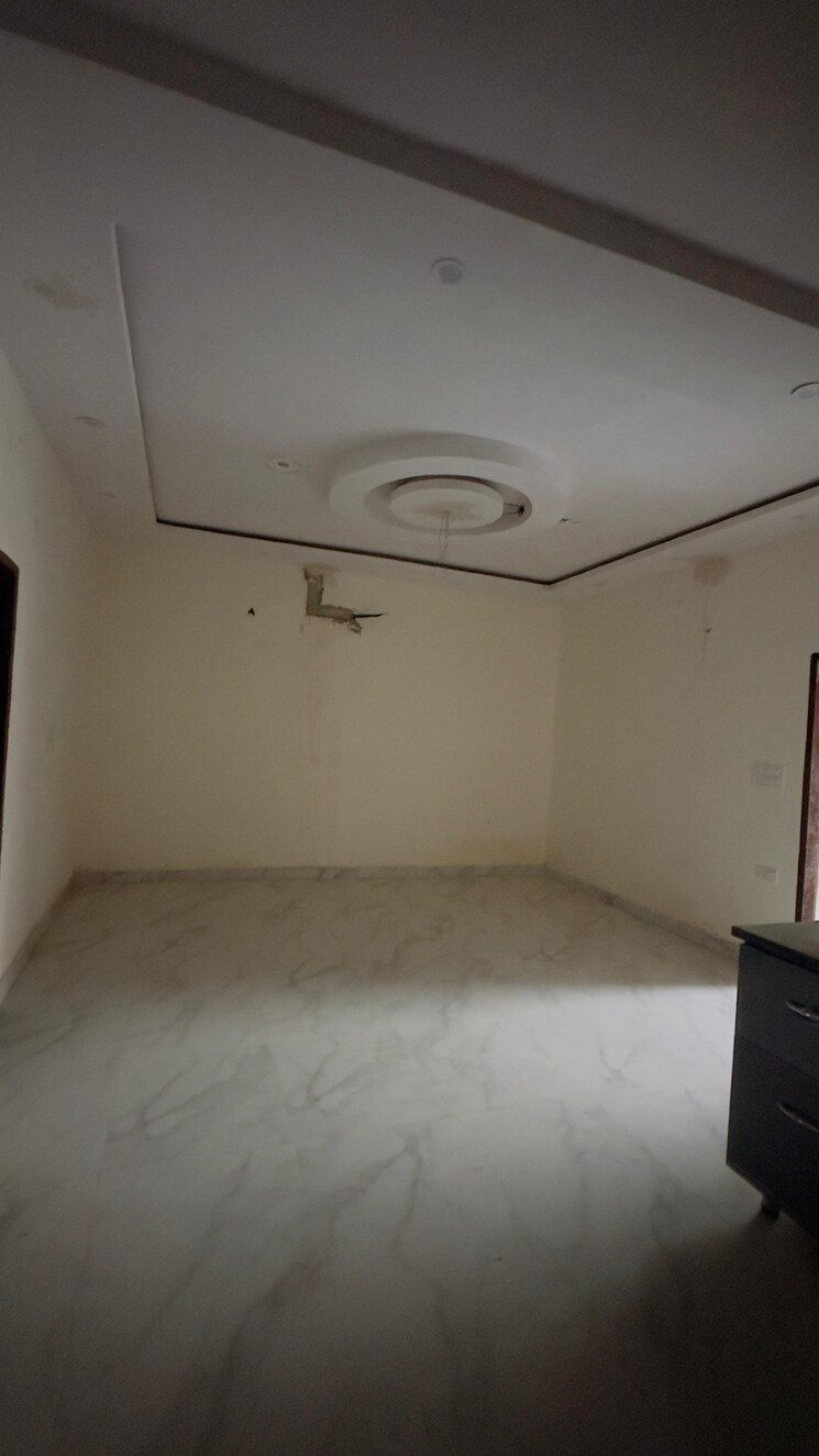 Room, sector 115 3 Bedroom 1180 Sq.Ft. Builder Floor In Sector 115 Mohali 9342946