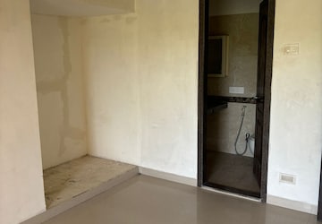 Room in 3 BHK Apartment at K Raheja Raheja Residency, Malad East – for Rent