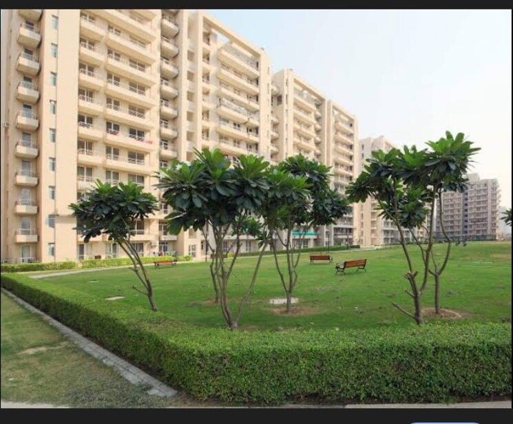 Garden, indiabulls-centrum-park 2 Bedroom 1385 Sq.Ft. Apartment In Sector 103 Gurgaon 9342947