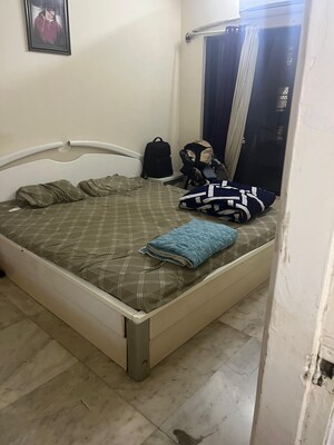 Bedroom in 2 BHK Apartment at Sindhi Society, Chembur – for Rent