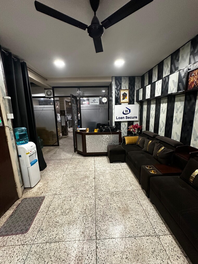 Team Area, shivalik colony Commercial Office Space 1800 Sq.Ft. In Shivalik Colony Delhi 9342975