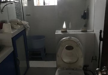 Bathroom in 3 BHK Apartment at Jupiter Apartment Cuffe Parade, Cuffe Parade – for Rent