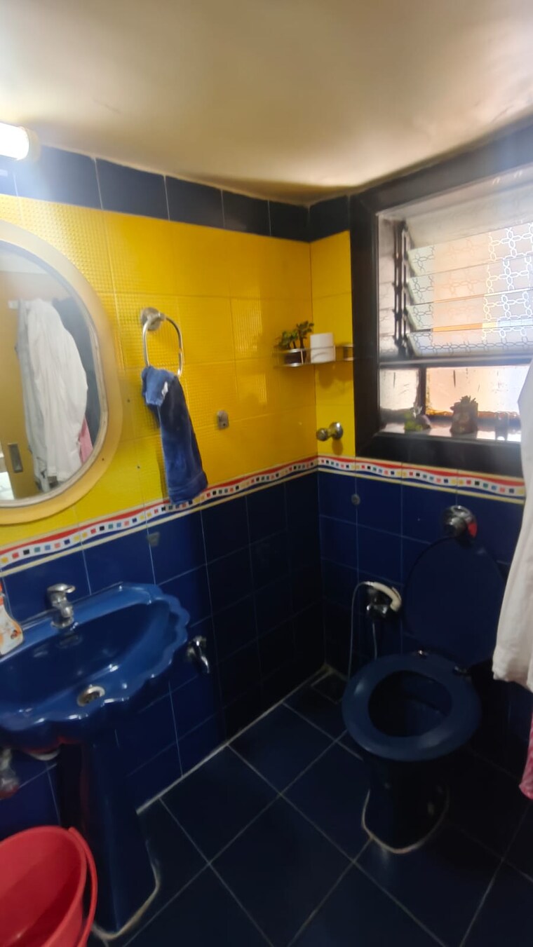 Attached Bathroom, k-raheja-vihar 2 Bedroom 1025 Sq.Ft. Apartment In Powai Mumbai 9343000