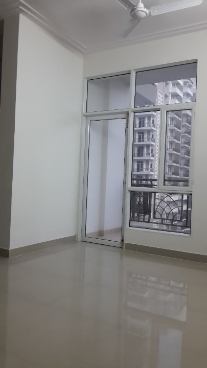 3 BHK Apartment For Rent in JM Aroma