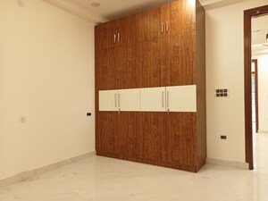 Room in 3 BHK Builder Floor at Mahavir Enclave 1 – for Rent