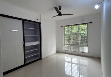 Room in 1 BHK Apartment at Mahavir Kalpavruksha, Ghodbunder Road – for Rent