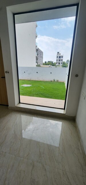 Balcony in 2 BHK Independent House at DLF Alameda, Sector 73 – for Rent