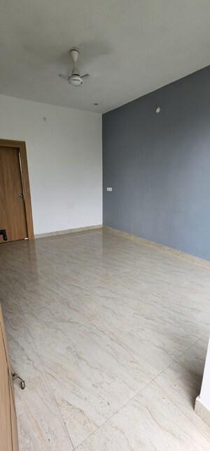 Room in 2 BHK Independent House at DLF Alameda, Sector 73 – for Rent