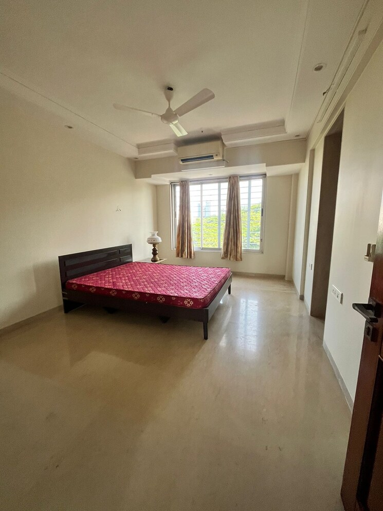 Bedroom, concrete-sai-srishti 4 Bedroom 1950 Sq.Ft. Apartment In Chembur Mumbai 9343031