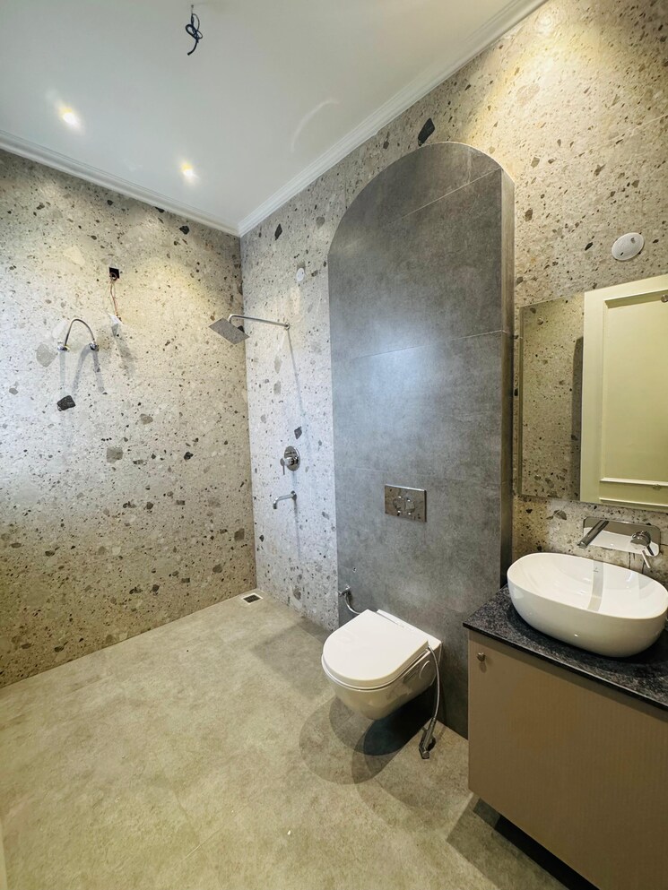 Bathroom, shri-northview-avenue 3 Bedroom 100 Sq.Yd. Villa In Dyalpur Zirakpur 9343034