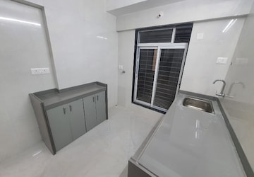 Room in 1 BHK Apartment at Bindra Complex, Andheri East – for Rent