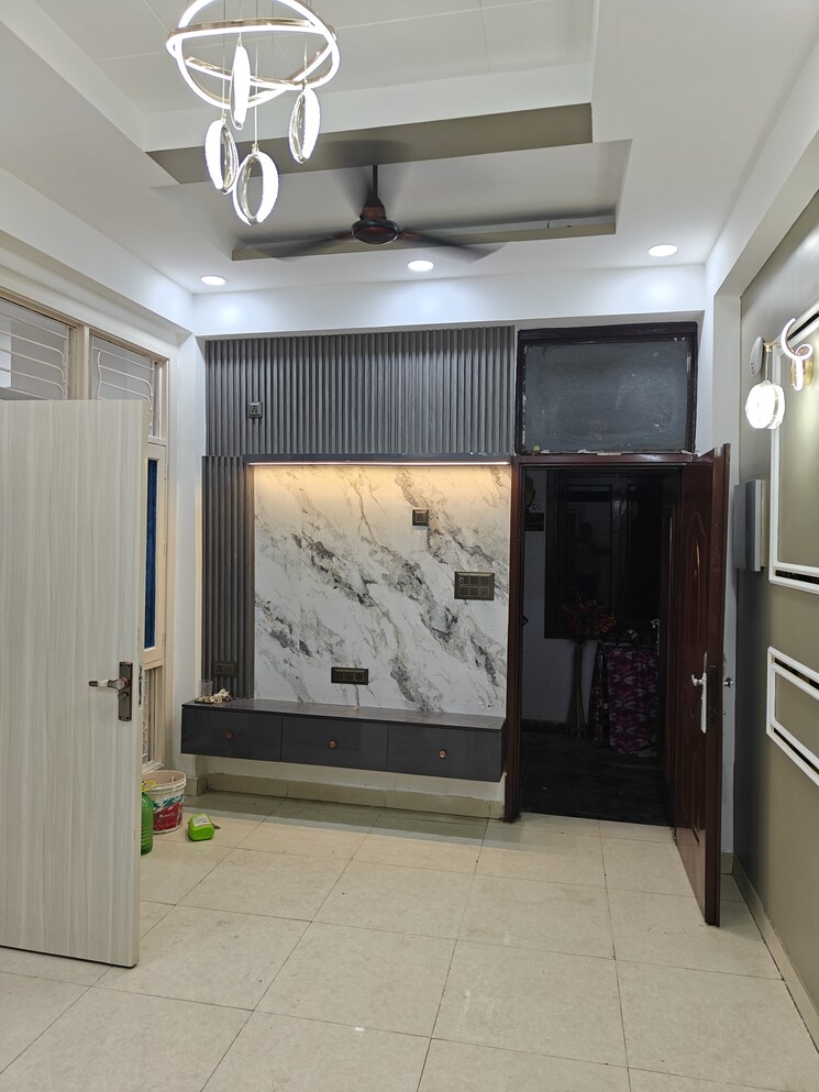 Room, shakti khand iii 3 Bedroom 1200 Sq.Ft. Builder Floor In Shakti Khand Iii Ghaziabad 9343046