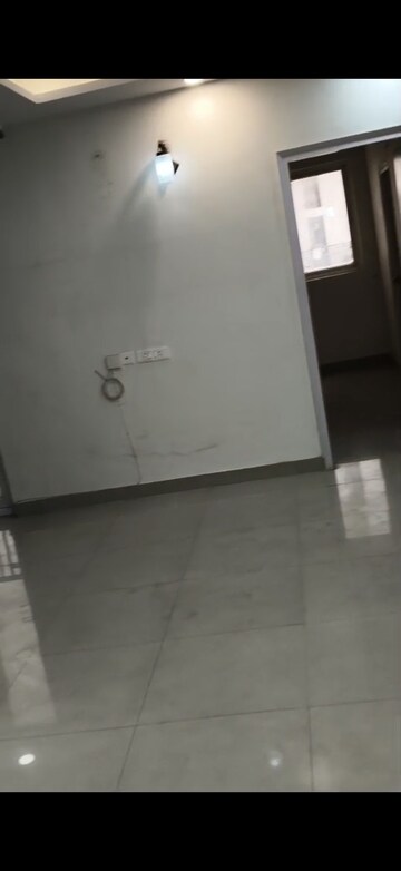Room in 3 BHK Apartment at Ratan Pearls, Sector 16 Greater Noida – for Sale