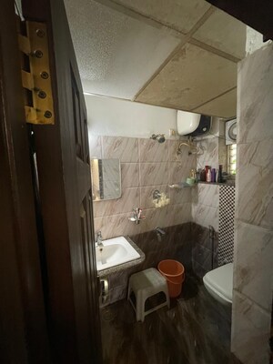 Bathroom in 2 BHK Builder Floor at Richmond Town – for Rent