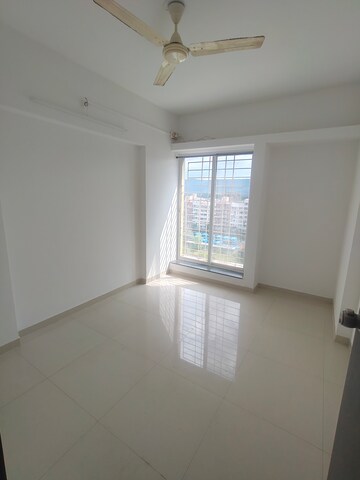 Room in 2 BHK Apartment at Majestique 38 Park Majestique, Undri – for Rent