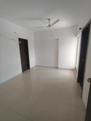 Room in 2 BHK Apartment at Majestique 38 Park Majestique, Undri – for Rent