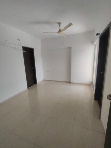 Room in 2 BHK Apartment at Majestique 38 Park Majestique, Undri – for Rent