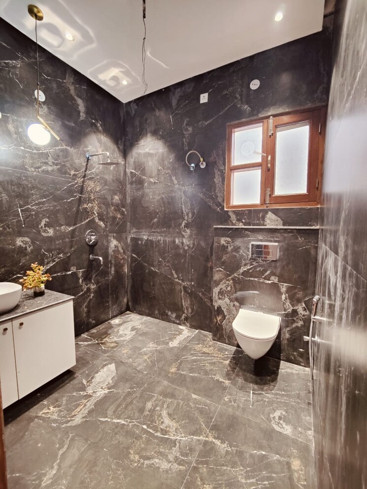  Parking, shri-northview-avenue 3.5 Bedroom 125 Sq.Yd. Villa In Dyalpur Zirakpur 9343116