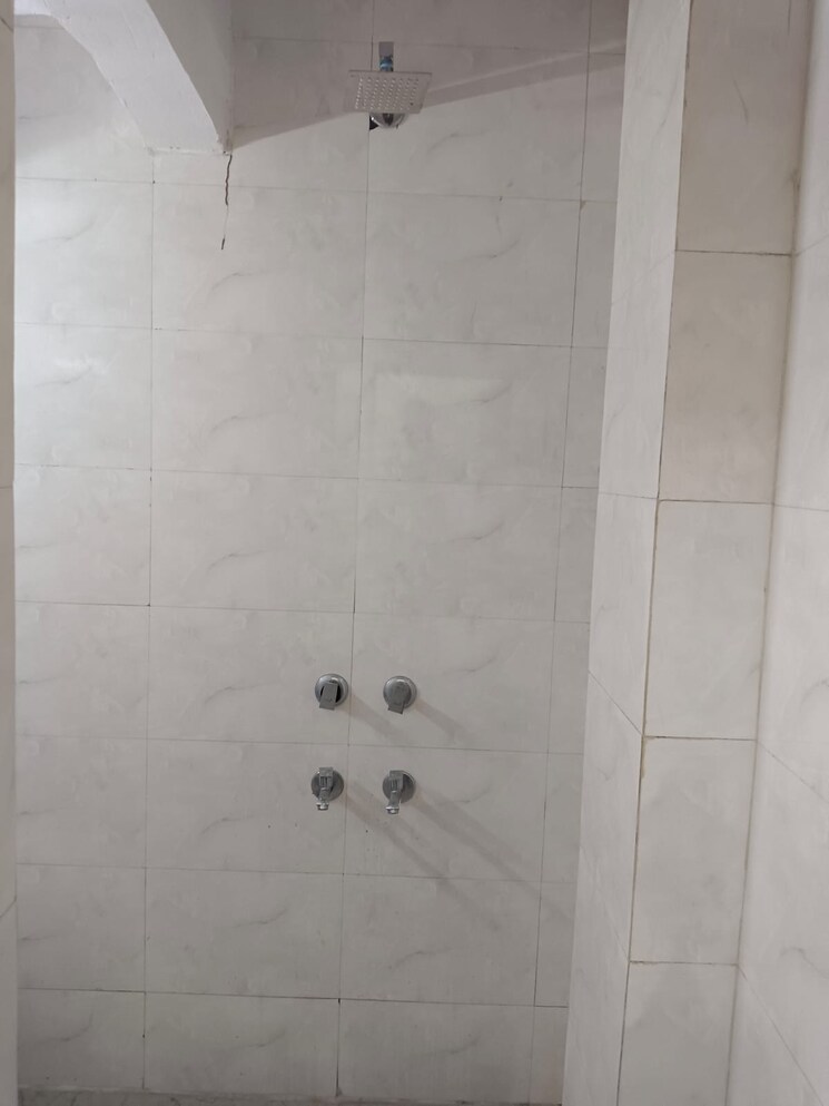 Bathroom, lajpat nagar 4 1 Bedroom 678 Sq.Ft. Builder Floor In Lajpat Nagar 4 Delhi 9343074