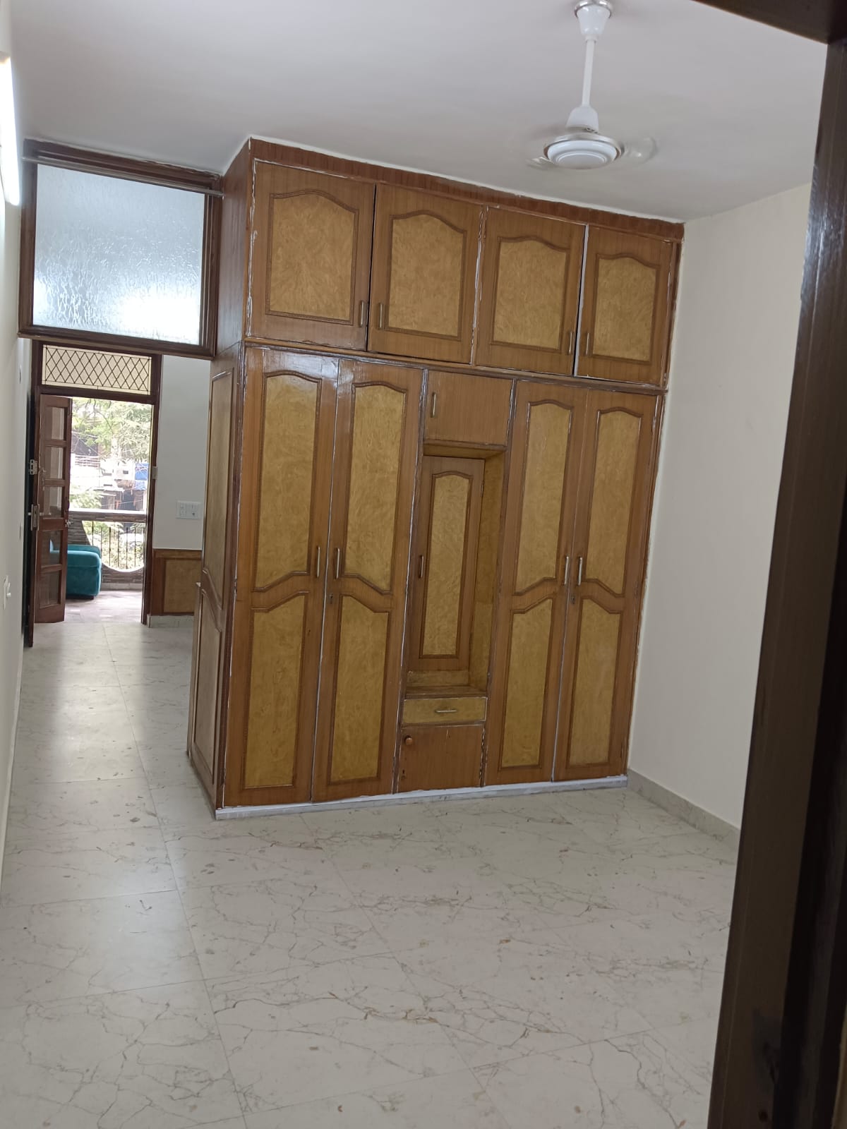 1 BHK Builder Floor For Rent in Lajpat NagaR-4