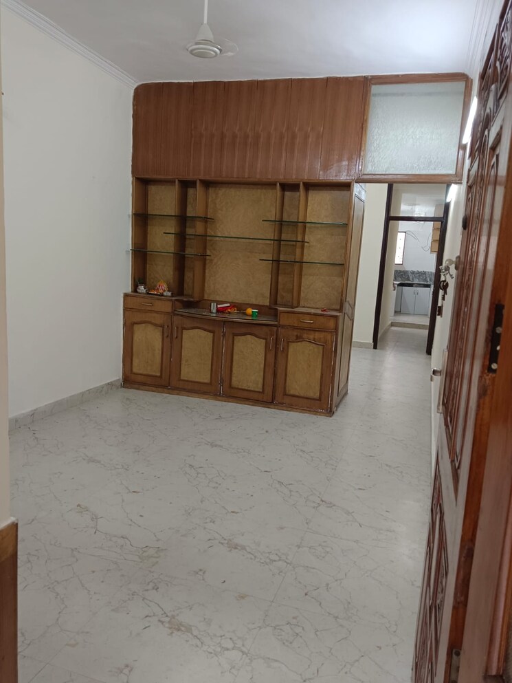 Room, lajpat nagar 4 1 Bedroom 678 Sq.Ft. Builder Floor In Lajpat Nagar 4 Delhi 9343074