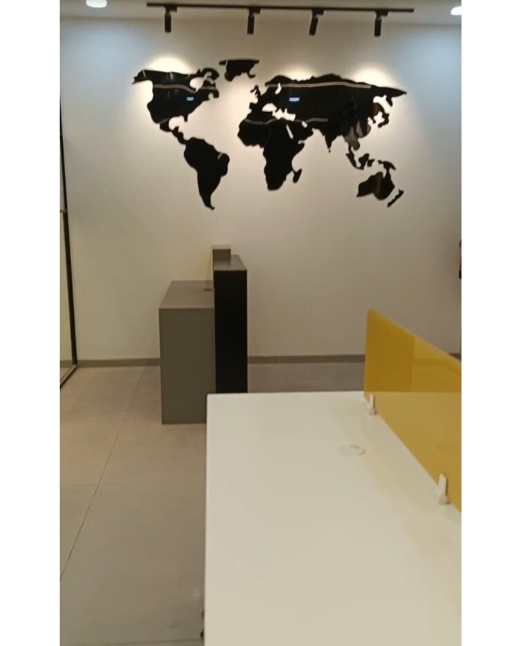 Room, mani-casadona Commercial Office Space 1117 Sq.Ft. In New Town Kolkata 9343127