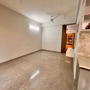 Room in 3 BHK Apartment at Signature Global City, Sector 37d – for Sale