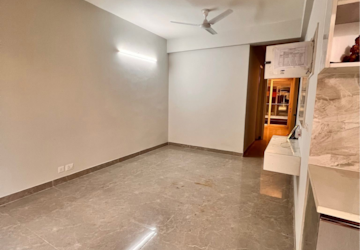 Room in 3 BHK Apartment at Signature Global City, Sector 37d – for Sale