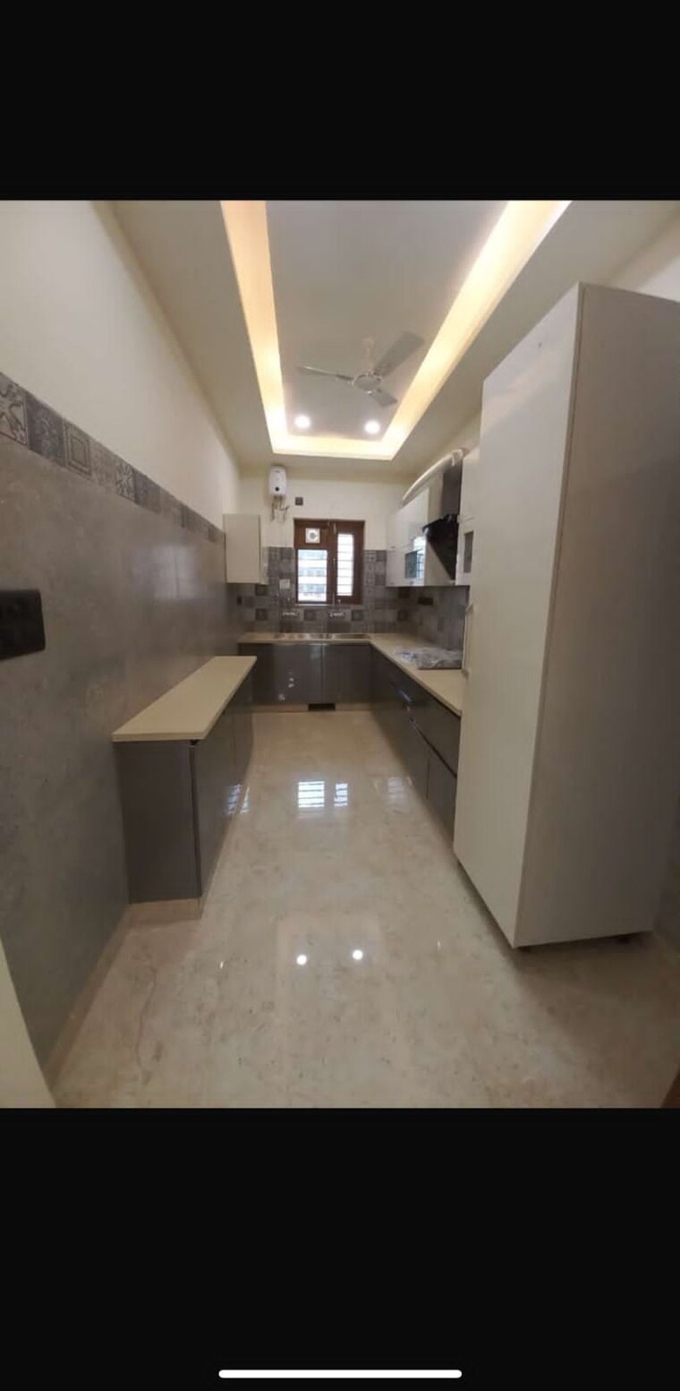 Kitchen, sector 85 4 Bedroom 250 Sq.Yd. Builder Floor In Sector 85 Faridabad 9343431