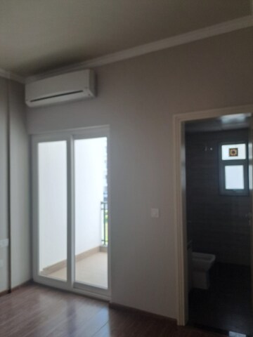 Room in 2.5 BHK Apartment at Central Park Cerise Suites, Sohna Sector 33 – for Rent