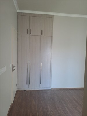 Room in 2.5 BHK Apartment at Central Park Cerise Suites, Sohna Sector 33 – for Rent