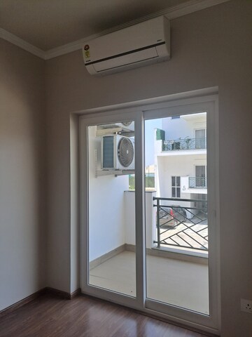 Room in 2.5 BHK Apartment at Central Park Cerise Suites, Sohna Sector 33 – for Rent
