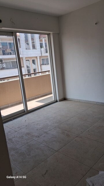 Room in 3 BHK Apartment at Sushma Valencia, International Airport Road – for Sale