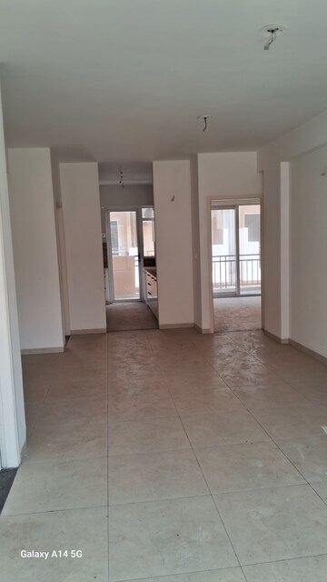 Room in 3 BHK Apartment at Sushma Valencia, International Airport Road – for Sale