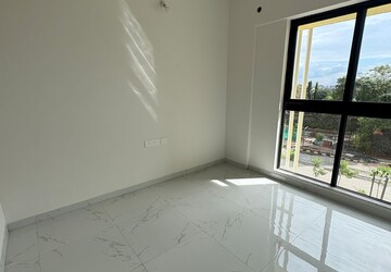 Room in 2.5 BHK Apartment at Runwal Gardens Phase I, Kalyan Shilphata Road – for Rent