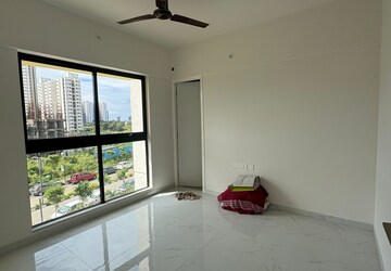 Room in 2.5 BHK Apartment at Runwal Gardens Phase I, Kalyan Shilphata Road – for Rent