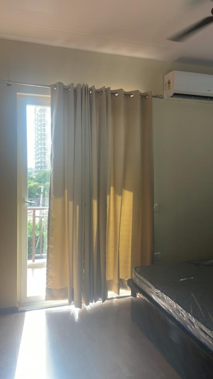 Living Room, bptp-floors 3 Bedroom 1620 Sq.Ft. Apartment In Sector 70 Gurgaon 9343526