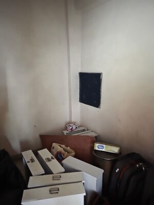 Furnished Amenities in 2 BHK Apartment at Nandavan CHS, Vile Parle East – for Rent