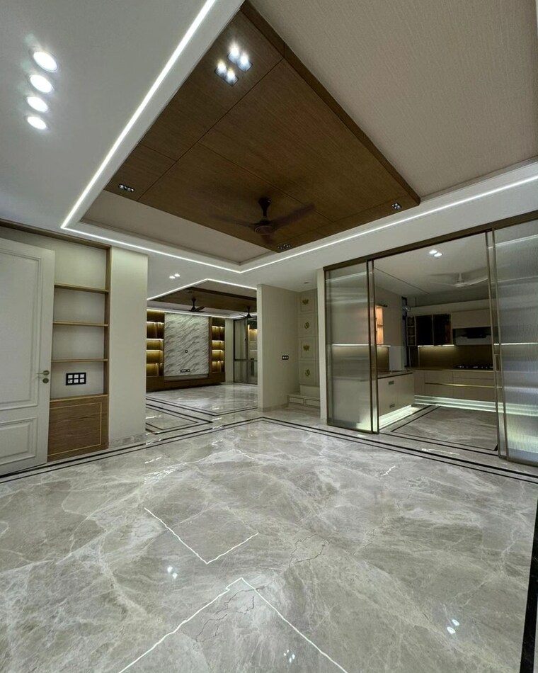 Room, prithviraj road 3 Bedroom 2000 Sq.Ft. Apartment In Prithviraj Road Delhi 9343547