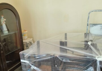 Staircase in 2 BHK Apartment at Gold Mist Apartments	 Santacruz, Santacruz East – for Rent