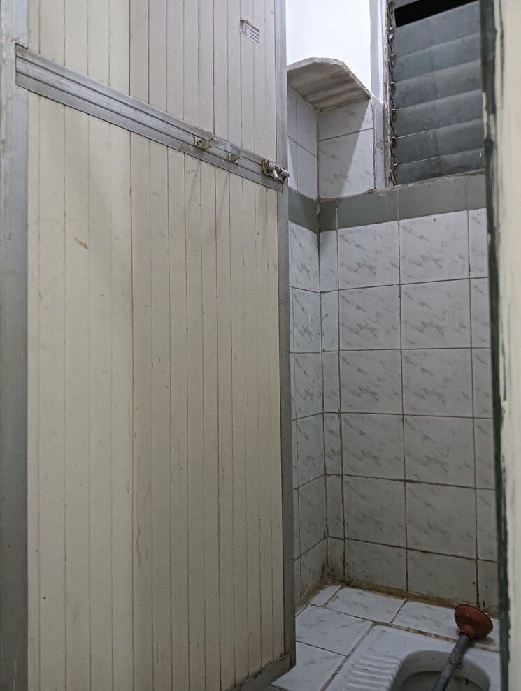 Bathroom, pushpak-chs-vasant-vihar 2 Bedroom 500 Sq.Ft. Apartment In Vasant Vihar Thane 9343575