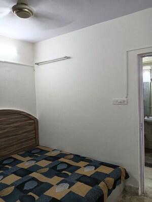Room in 2 BHK Apartment at Pushpak CHS Vasant Vihar, Vasant Vihar – for Rent