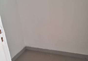 Room in 3.5 BHK Apartment at Sushma Valencia, International Airport Road – for Sale