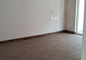 Room in 3.5 BHK Apartment at Sushma Valencia, International Airport Road – for Sale