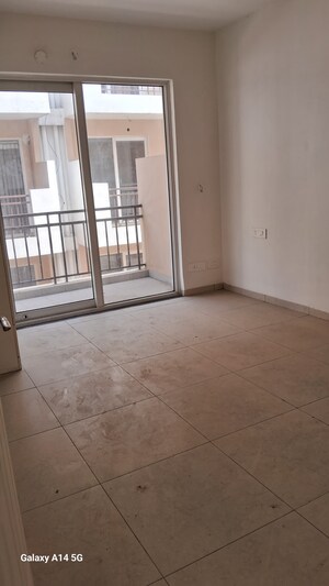 Room in 3.5 BHK Apartment at Sushma Valencia, International Airport Road – for Sale